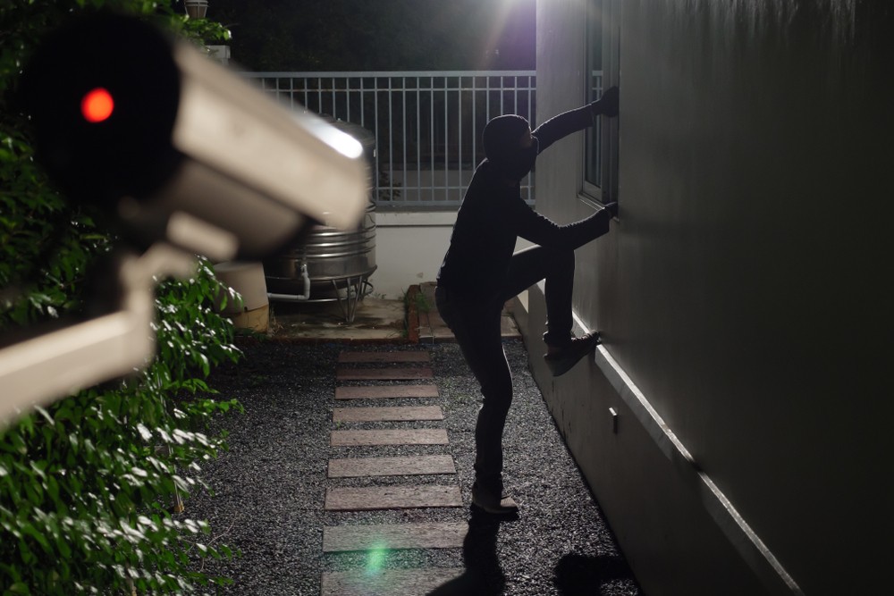 10 Outdoor Security Tips To Help Keep Your Home Safe - Lockwiz