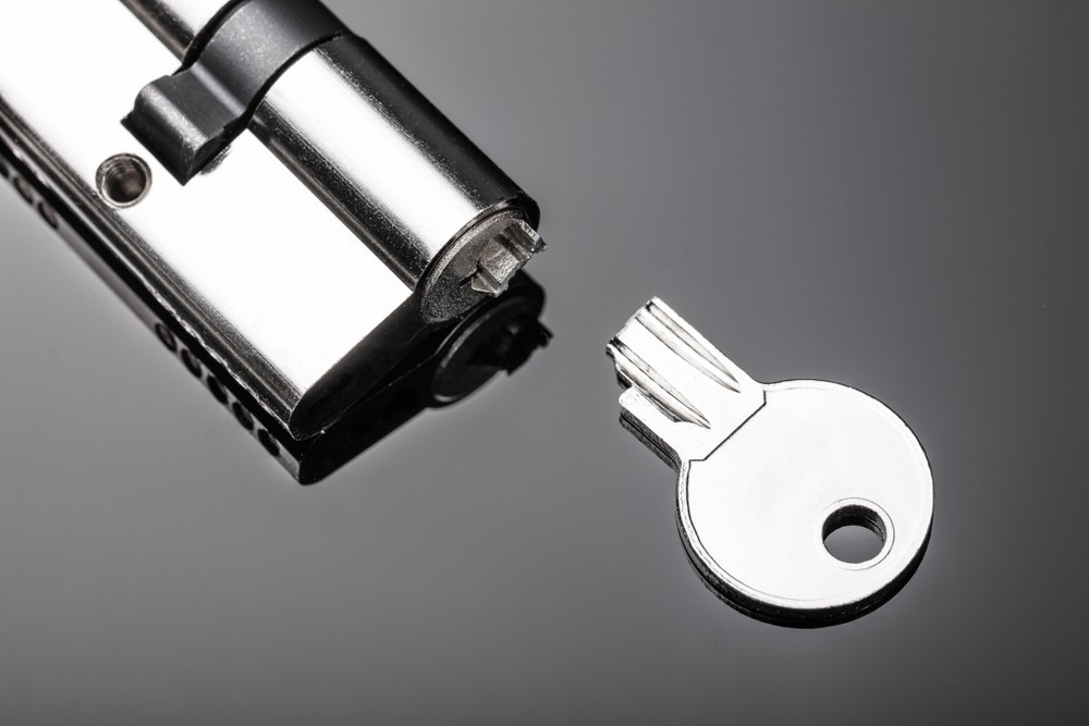 What To Do If Your Key Is Snapped In The Lock - Lockwiz